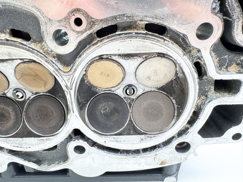 2012 Yamaha 300 HP 4 Stroke Outboard Starboard Cylinder Head 6CE-W009A-00-9S OEM