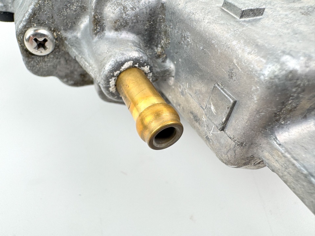 2011 Suzuki 115 HP 4 Stroke Outboard Vapor Separator Tank VST 15600-90J01 OEM