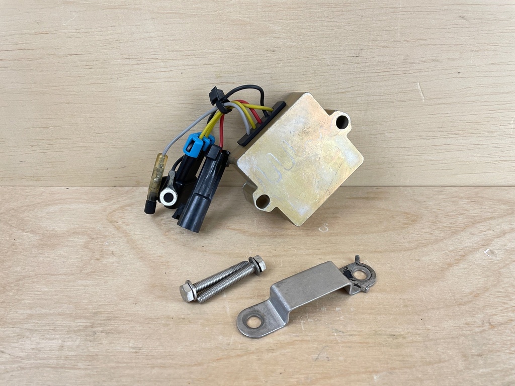 2006 Mercury 50HP 4 Stroke Outboard Voltage Regulator 893640T01