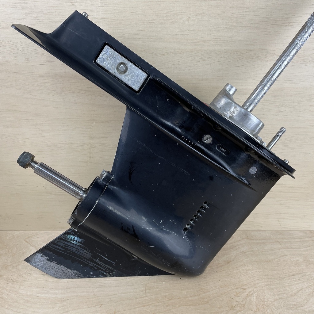 2010 Mercury 40HP 4 Stroke Outboard 20" L Lower Unit Gear Case Assembly 8M0086324