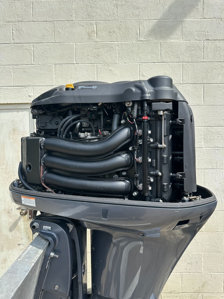 2012 Yamaha 300 HP 4 Stroke Outboard Engine Complete 25" XL RH OEM