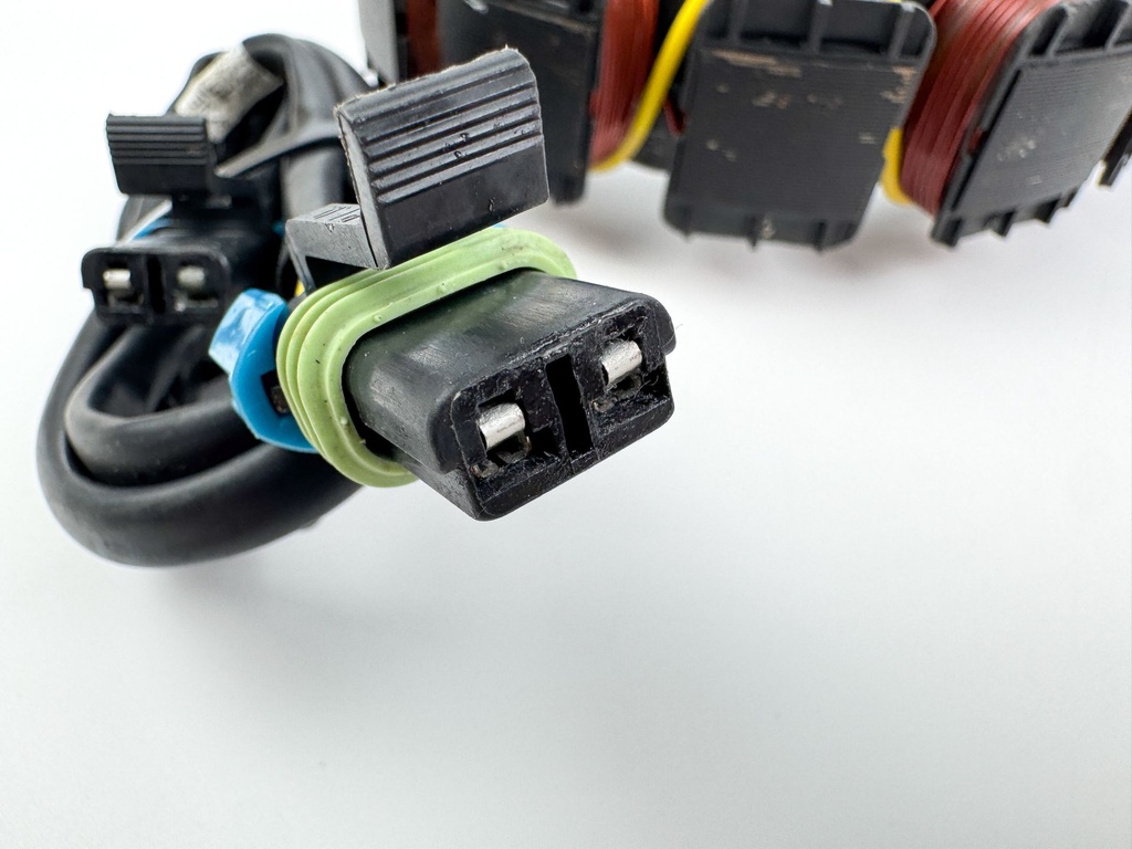 2002 Mercury 200 HP 2 Stroke Outboard Stator Assembly 858404T3 OEM