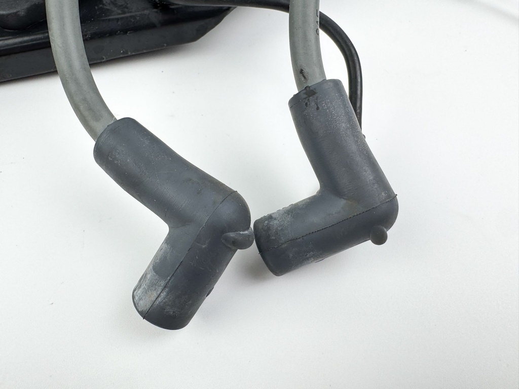 2002 Mercury 200 HP 2 Stroke Outboard Ignition Coil Set W/ Plate 827509T7 OEM