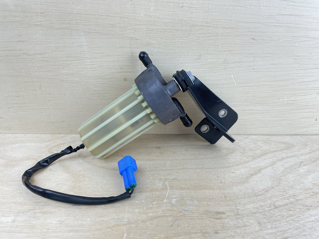 2012 Yamaha 200HP 4 Stroke Fuel Filter Assembly 6P3-24560-04-00