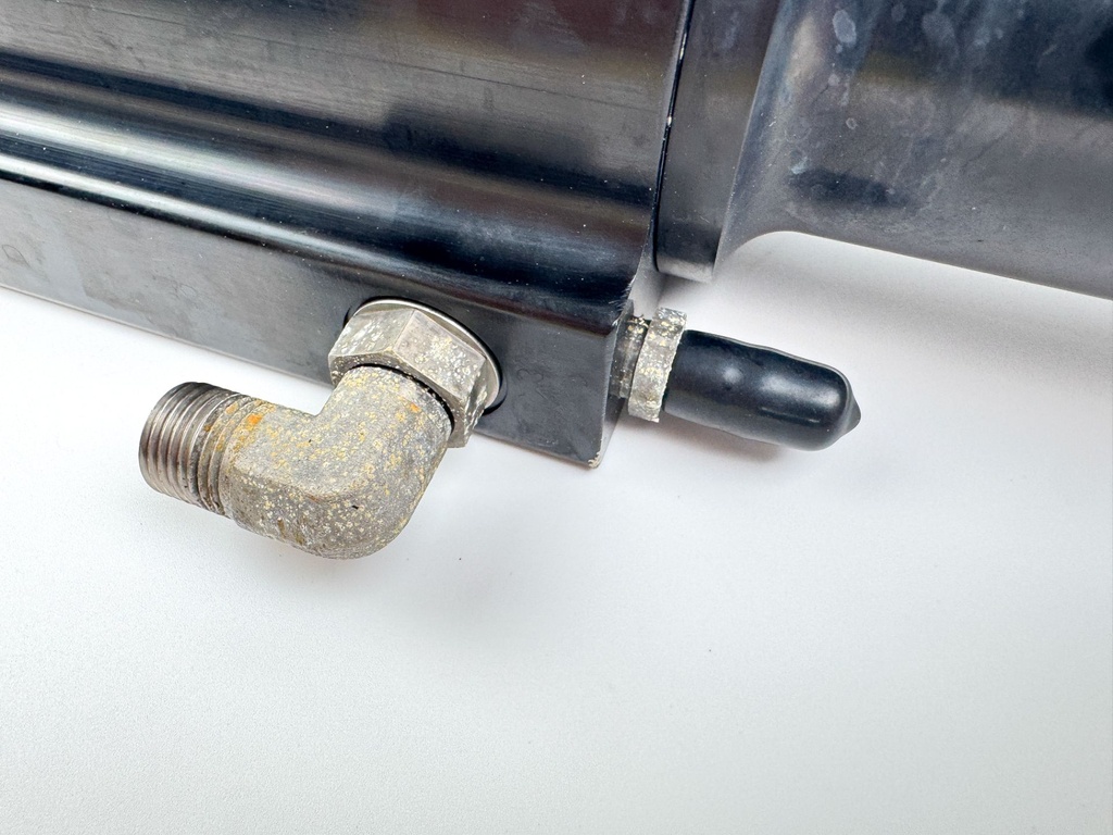 2015 Mercury 300 HP 4 Stroke Outboard Hydraulic Steering Cylinder 896500A01 OEM