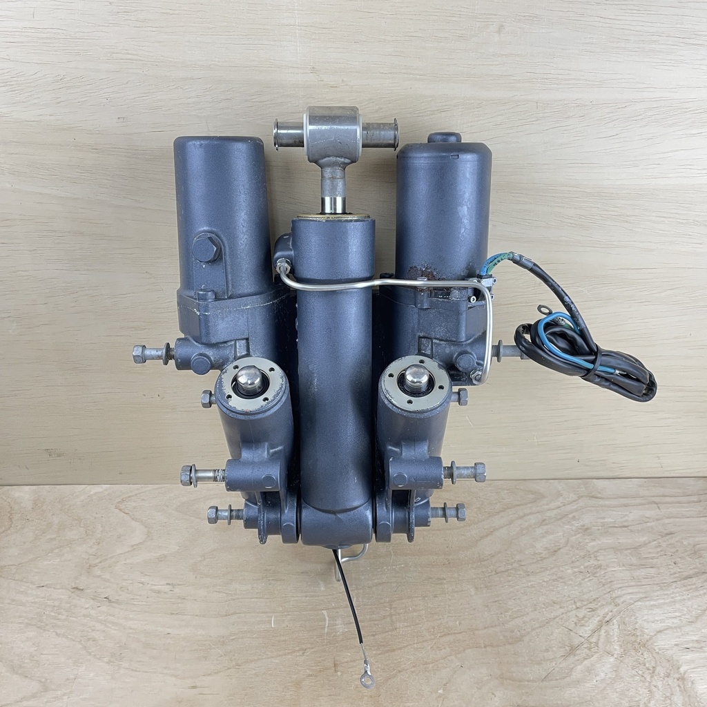 2012 Yamaha 200HP 4 Stroke Outboard Power Trim & Tilt Assembly 69J-43800-0A-8D