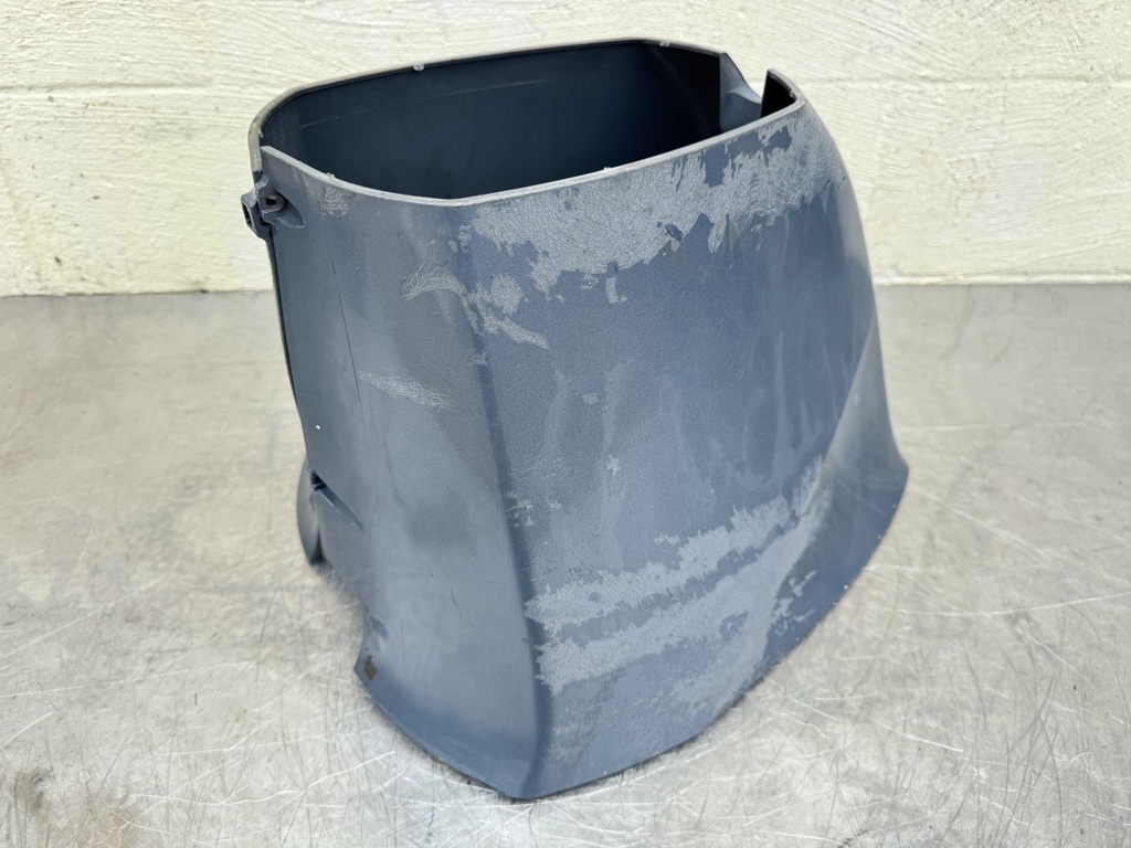 2000 Yamaha 80 HP 4 Stroke Outboard Lower Apron Cover 67F-42741-00-4D OEM