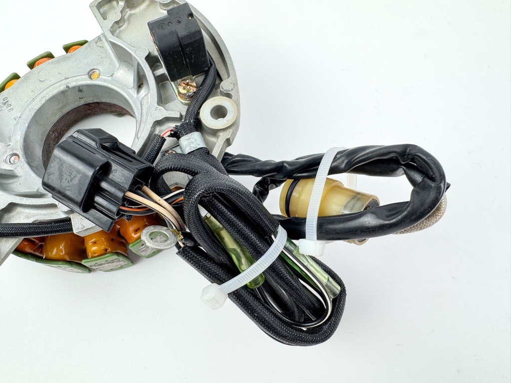 02-04 Yamaha 75 80 90 100 HP 4 Stroke Outboard Pulser Base Stator Assembly 67F-85560-01-00