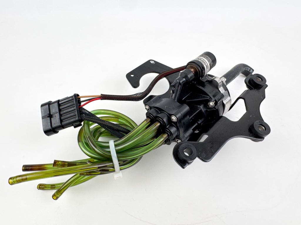 2006 Evinrude 250 HP 2 Stroke Outboard Oil Pump 5005698 OEM