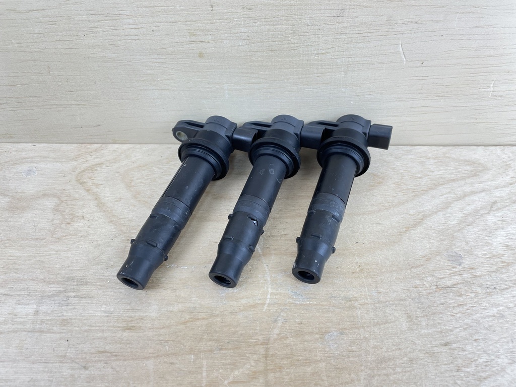 2000 Suzuki 50HP 4 Stroke Outboard Ignition Coil Assembly Set 33410-87J01