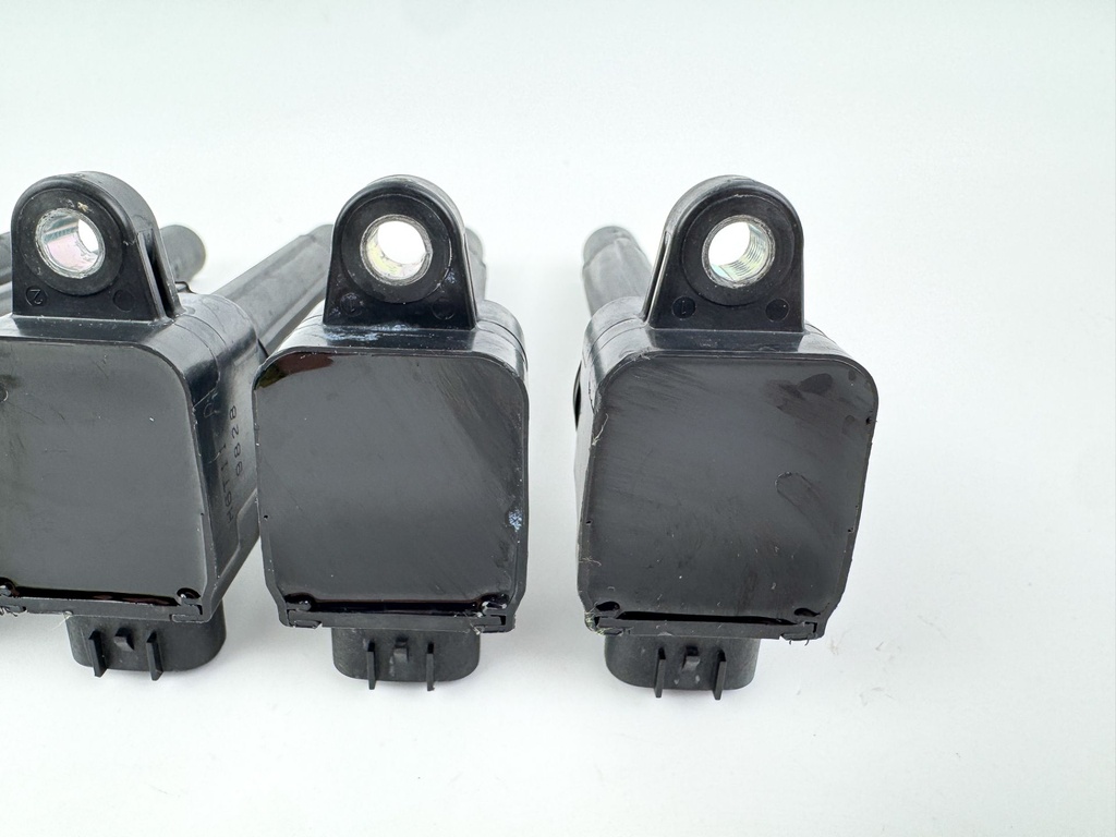 2010 Suzuki 250 HP 4 Stroke Outboard Ignition Coil Set 33410-93J00 OEM