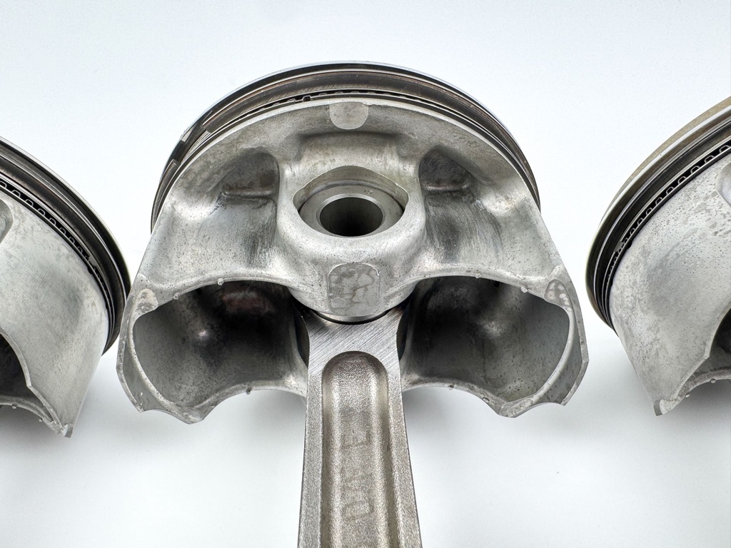 2005 Yamaha 150HP 4 Stroke Outboard Piston & Connecting Rod Set 63P-W1164-01-00