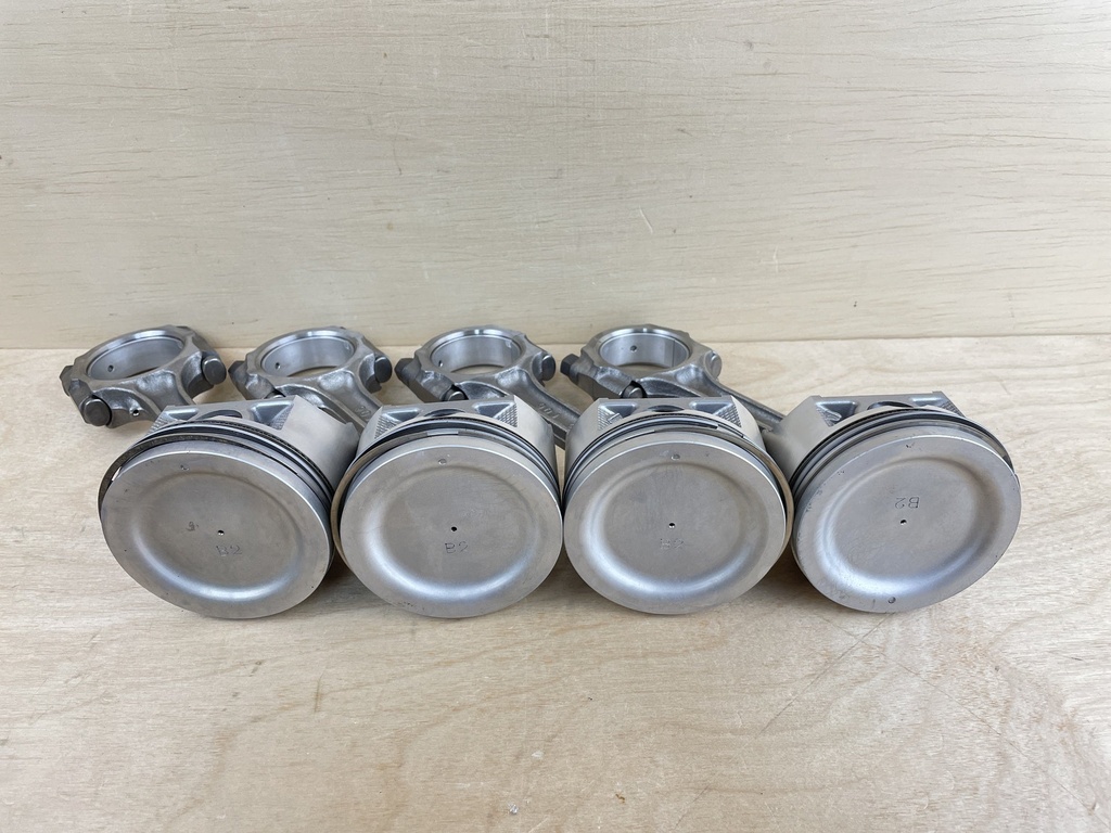 2005 Suzuki 90HP 4 Stroke Outboard Piston & Connecting Rod Set 12111-90J01