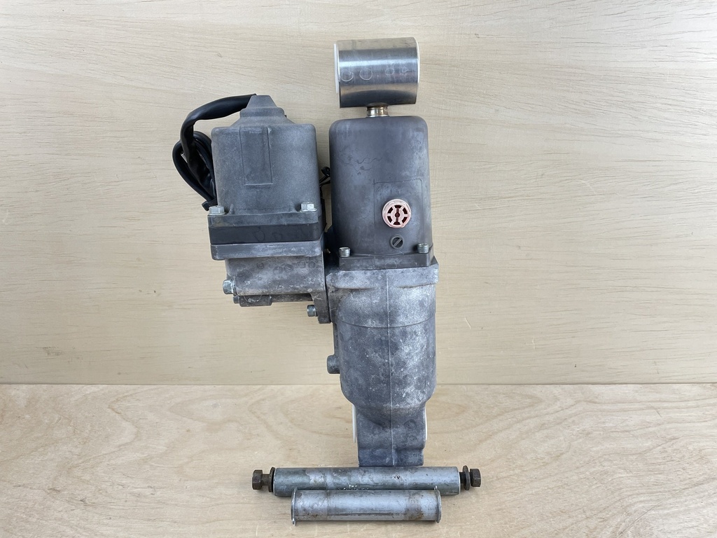 2005 Suzuki 90HP DF90 Outboard Power Trim & Tilt Unit 48400-90J03