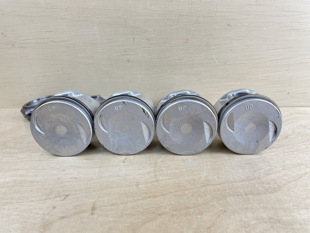 1999 Yamaha 50HP 4 Stroke Outboard Piston & Connecting Rod Set 62Y-11631-00-96