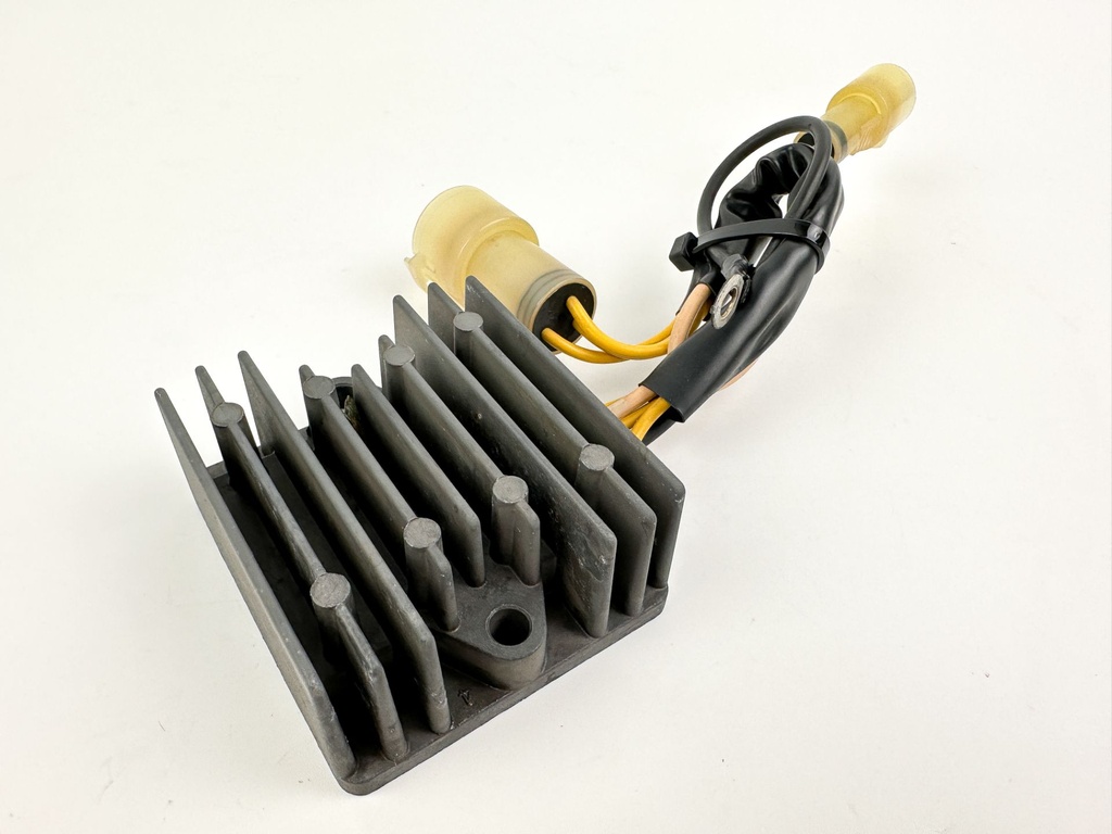 2003 Suzuki 60 HP 4 Stroke Outboard Rectifier & Regulator 32800-92E20 OEM