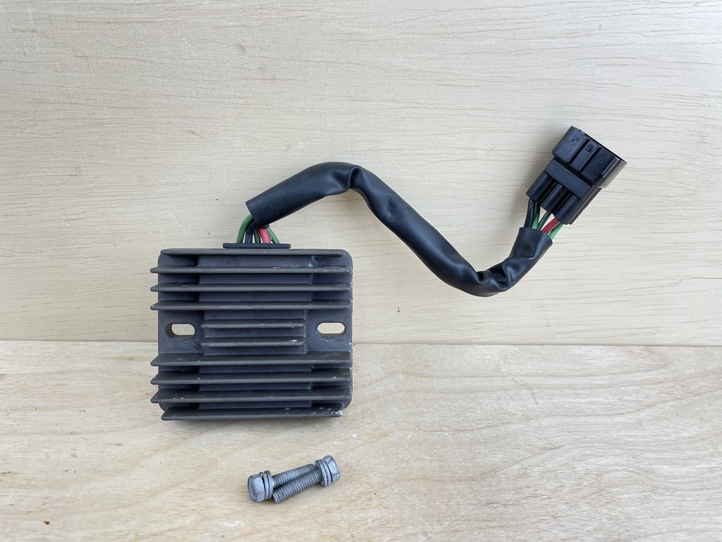 2010 Yamaha 90HP 4 Stroke Rectifier Regulator Assembly 6D8-81960-10-00