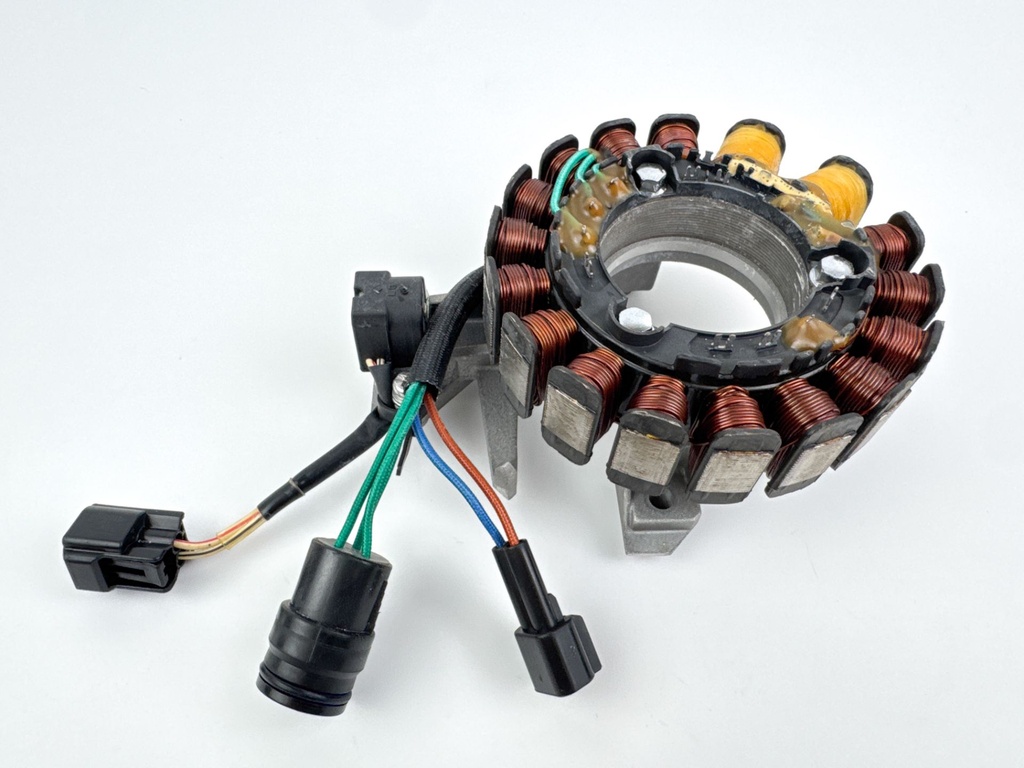 01-2004 Yamaha 50 60 HP 4 Stroke Outboard Stator W/ Base 64J-85510-00-00