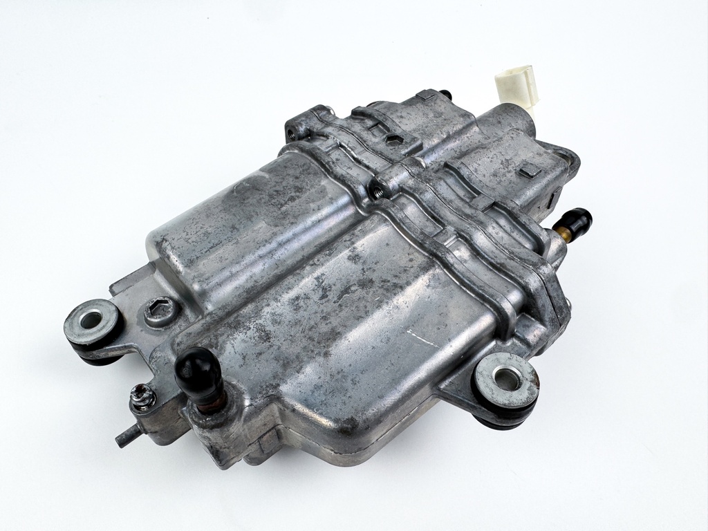 2003 Suzuki 90 HP 4 Stroke Outboard Vapor Separator Tank VST 15600-90J01 OEM