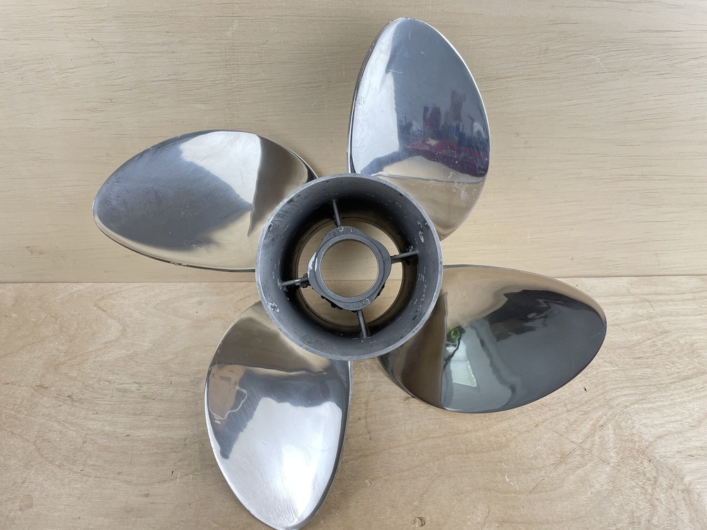 Evinrude Johnson Cyclone TBX Stainless Steel Propeller 14 1/2 x 15P RH Standard 763936