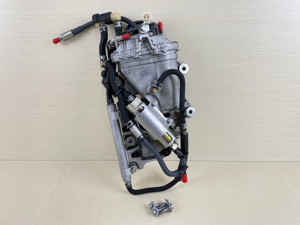 2002 Yamaha 225HP Outboard Float Chamber Assembly VST Fuel 69J-14180-00-00