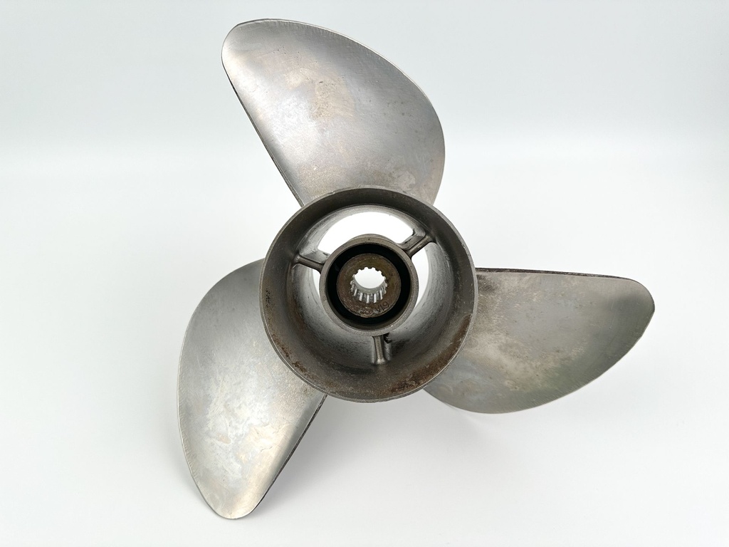 2001 Yamaha 200 HP 2 Stroke Outboard Propeller {mpn} OEM