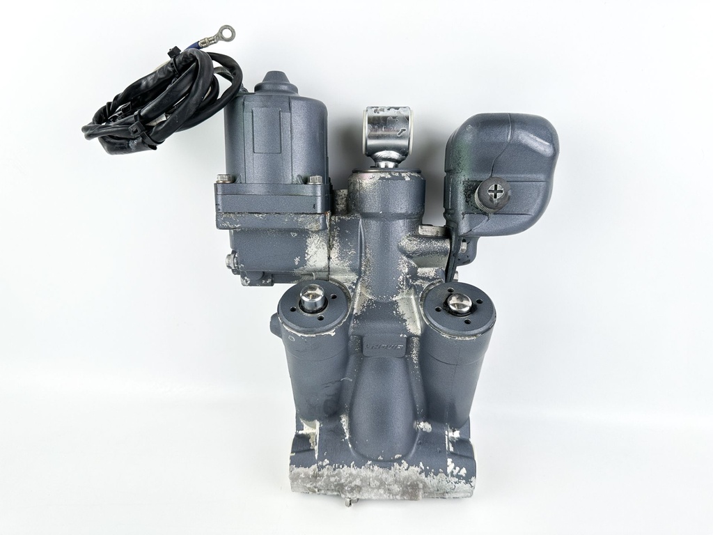 2004 Yamaha 150 HP 2 Stroke Outboard Power Trim Tilt Unit {mpn} OEM