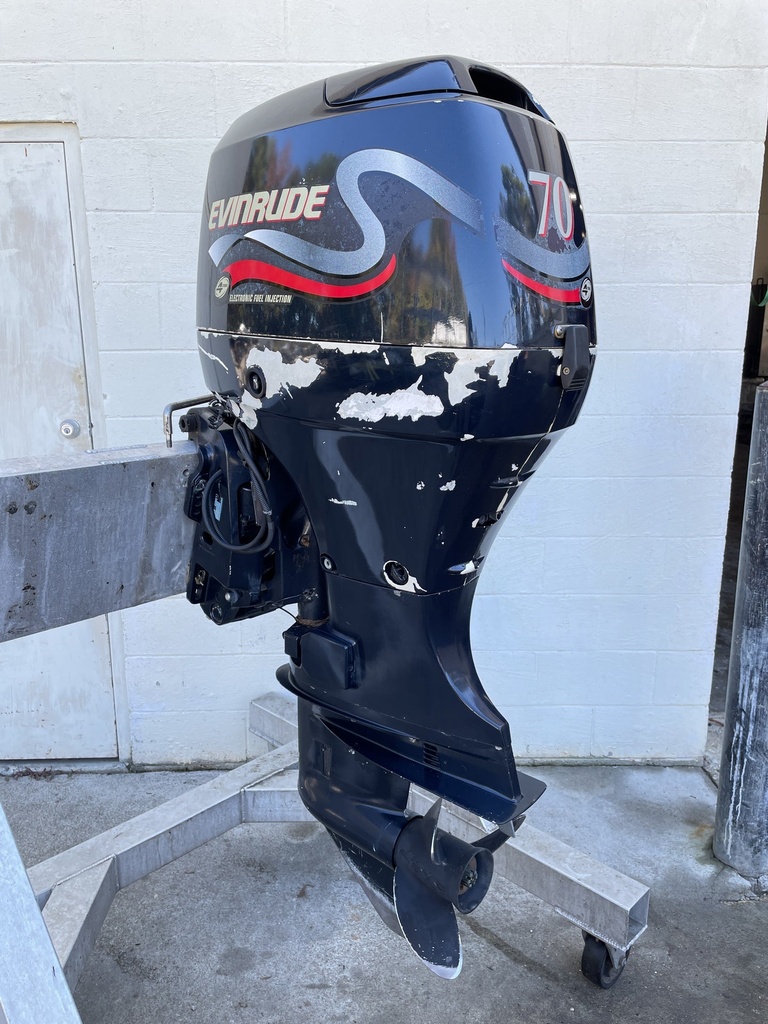 2000 Johnson / Suzuki 70HP 4 Stroke Outboard With 20" Shaft 171 Hours