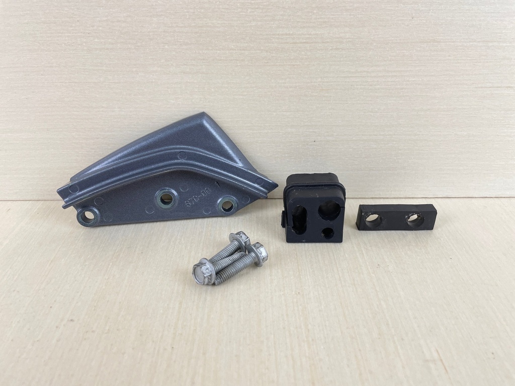 2002 Yamaha F30 30HP 4 Stroke Cable Cover Plate Fitting 67C-42738-00-4D