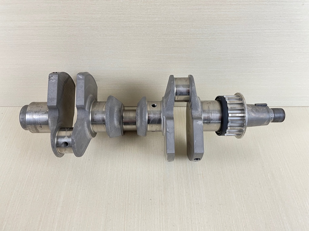 2002 Yamaha 30HP F30 4 Stroke Outboard Crankshaft Assembly 67C-11411-00-00