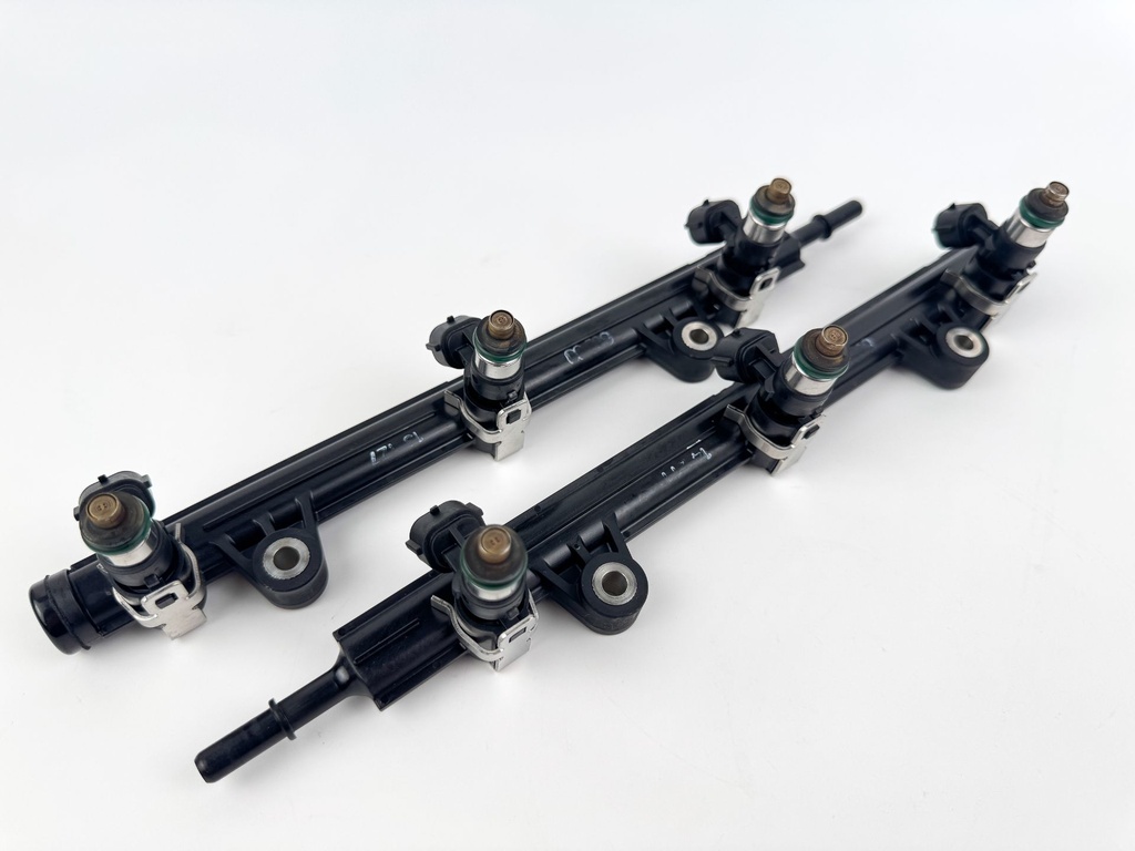 2013 Yamaha 250 HP 4 Stroke Outboard Fuel Injector Set W/ Rail 6AW-13761-00-00 OEM