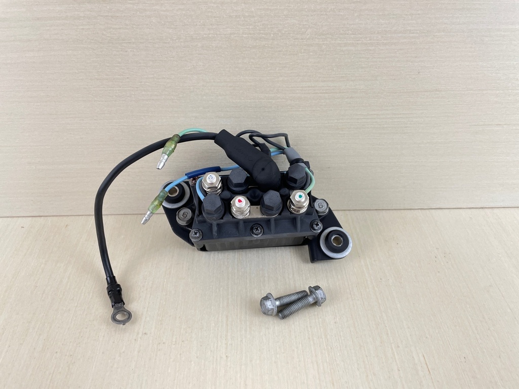 2002 Yamaha 60HP F60 Outboard Trim & Tilt Relay 6H1-81950-01-00