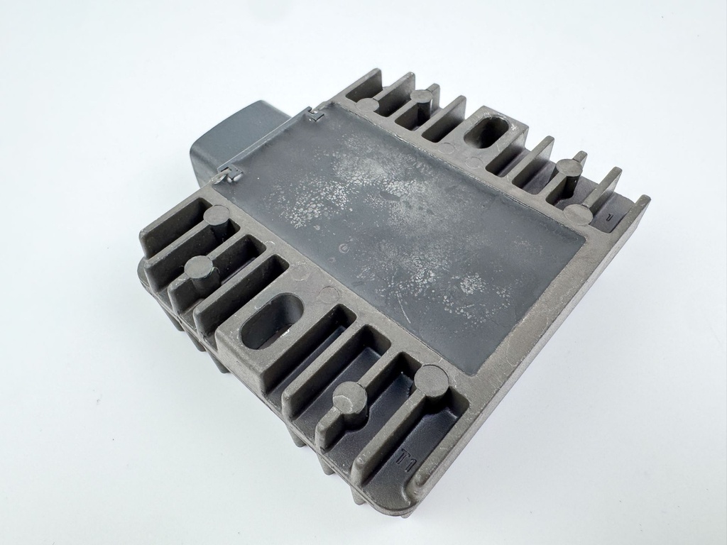 2006 Yamaha 90 HP 4 Stroke Outboard Rectifier & Regulator 6D3-81960-00-00 OEM