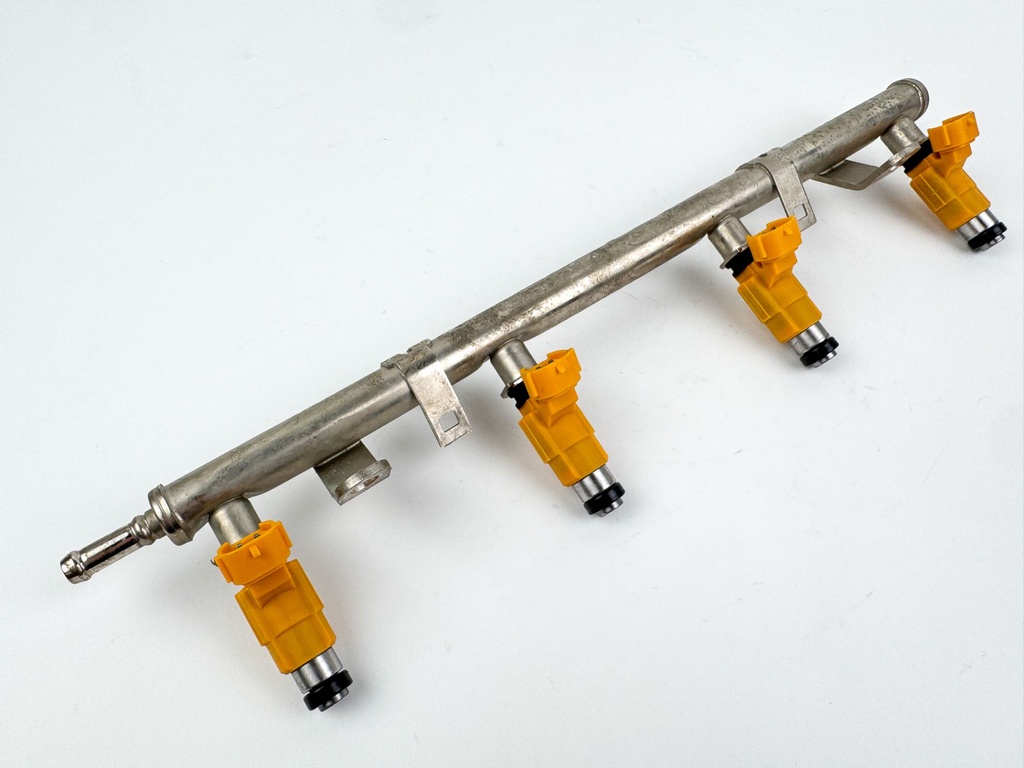 2004 Yamaha 150 HP 4 Stroke Outboard Fuel Injector Set W/ Rail 63P-13761-00-00 OEM