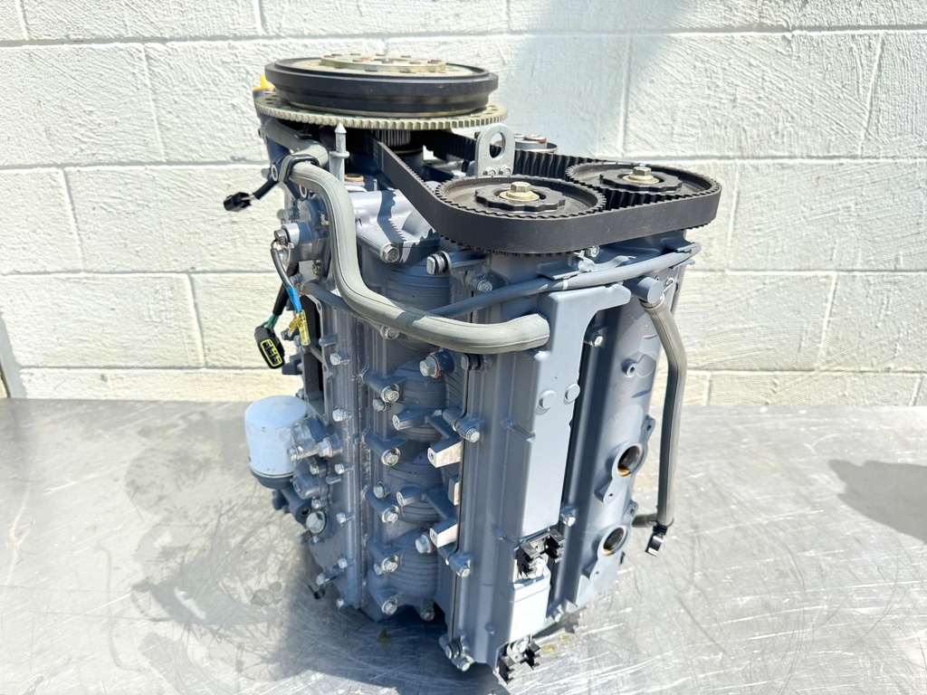 2004 Yamaha 150 HP 4 Stroke Outboard Powerhead 63P-W009B-00-1S OEM