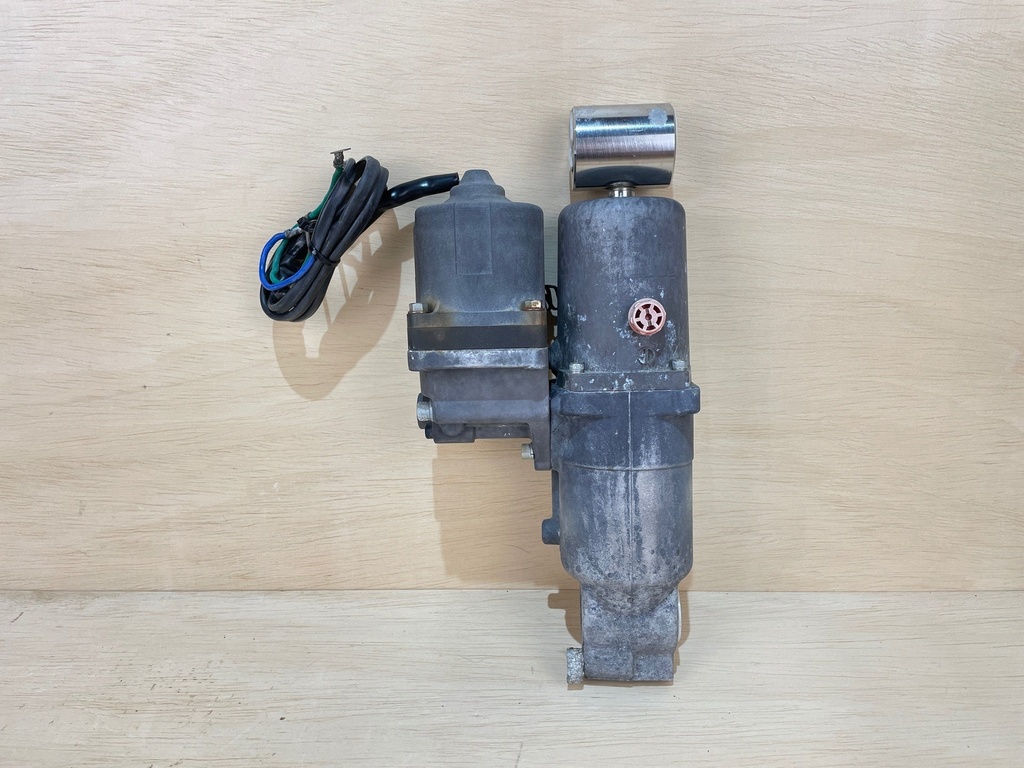 Suzuki 70 90 115 HP Outboard Engine Tilt Trim Unit Assembly 48400-90J00