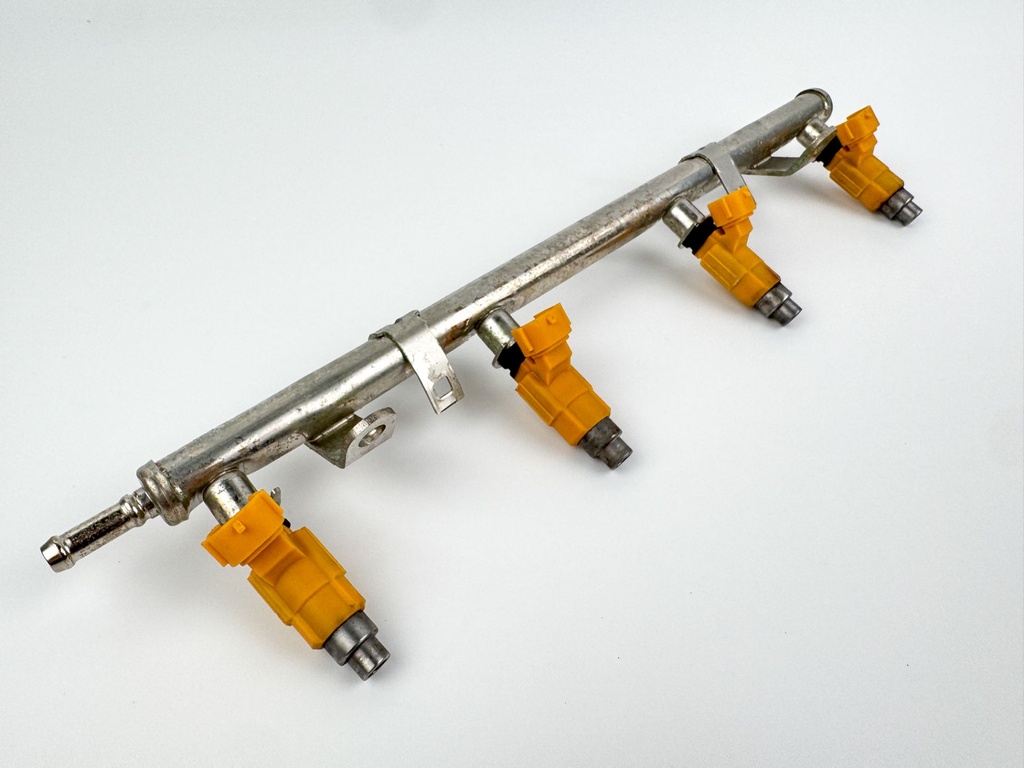 2005 Yamaha 150 HP 4 Stroke Fuel Injector Set W/ Rail Cleaned & Flow Tested