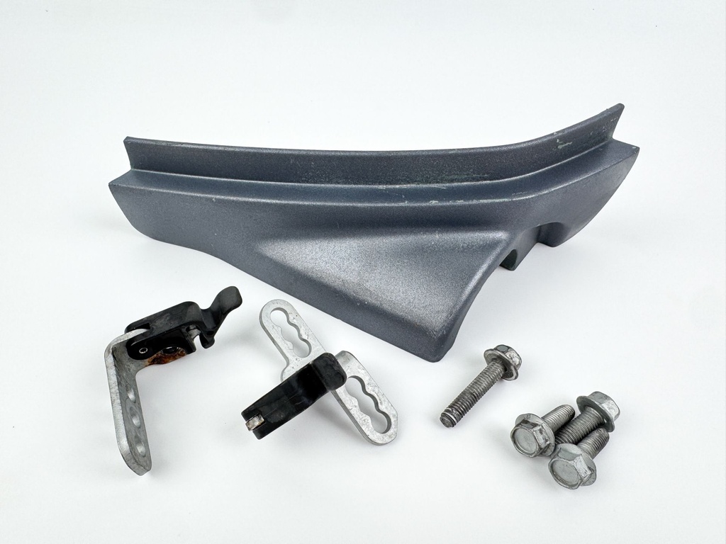 2005 Yamaha 150 HP 4 Stroke Outboard Cable Cover Plate 63P-42738-00-8D OEM