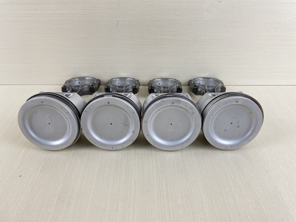 2008 Suzuki 115HP 4 Stroke Outboard Piston & Connecting Rod Set 12111-90J01