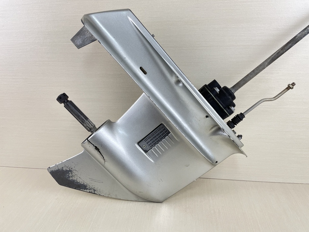 1998 Honda 50HP 4 Stroke Outboard 20" L Lower Unit Gear Case RH 41100-ZW4-H13ZA