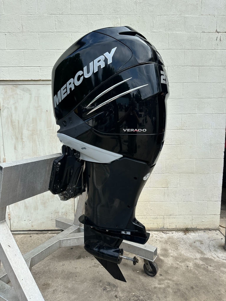 2006 Mercury Verado 275HP 4 Stroke Outboard Engine W/ 25" Shaft Fresh Water