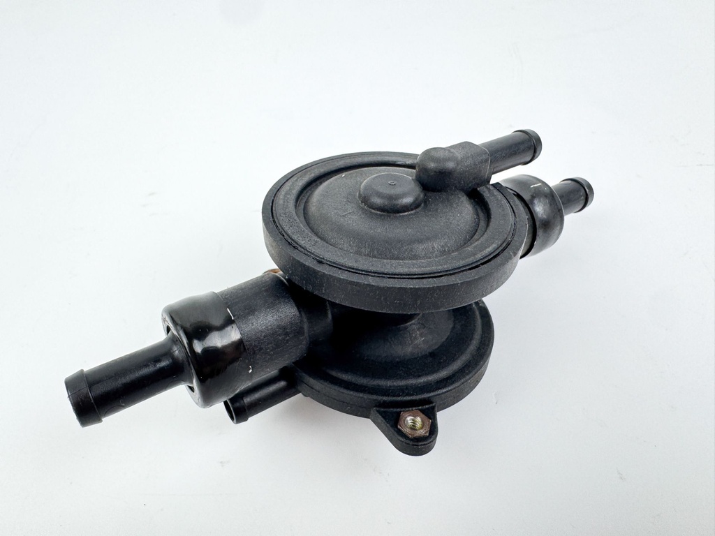 2010 Evinrude 250 HP Etec 2 Stroke Outboard Fuel Lift Pump 5007580 OEM