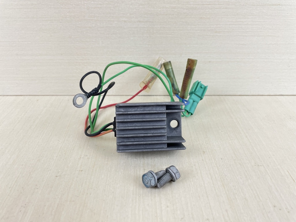 2000 Yamaha 50HP 2 Stroke Outboard Rectifier & Regulator Assembly 6H2-81960-10-00