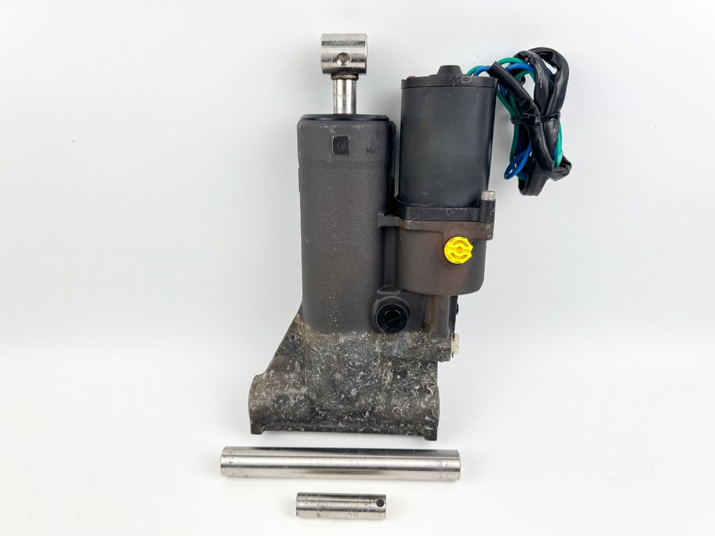 2017 Mercury 150 HP 4 Stroke Outboard Power Trim Tilt Unit 8M0168241 OEM