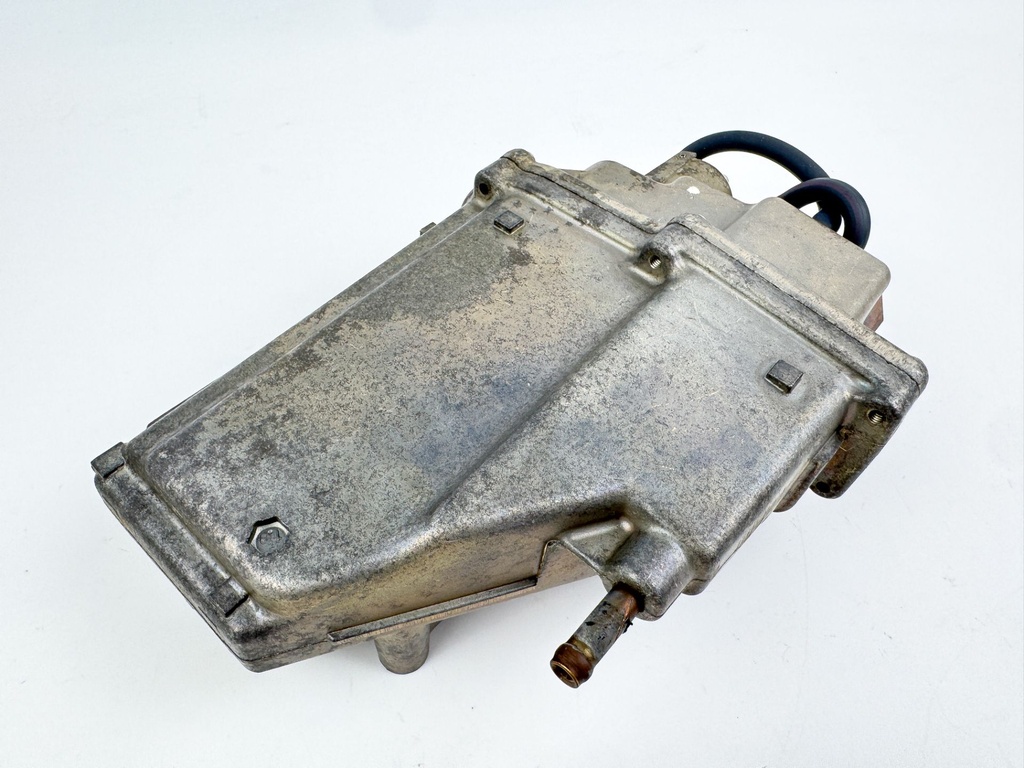 2003 Yamaha 115 HP 4 Stroke Outboard VST Float Chamber Assembly 68V-14180-01-00 Cleaned