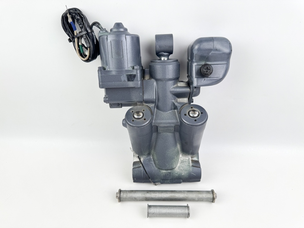 Yamaha 150HP Outboard Engine Power Trim & Tilt Unit Assembly 63P-43800-23-00