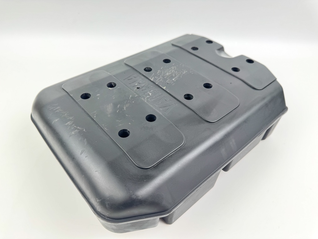 1999 Yamaha 200 HP 2 Stroke Outboard Intake Air Silencer Assembly 64D-14440-00-00 OEM