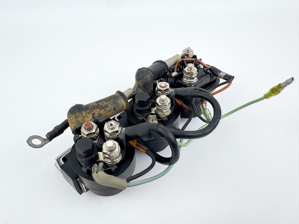 1999 Yamaha 200 HP 2 Stroke Outboard Starter Trim Tilt Relay 6E5-8195A-00-00 OEM