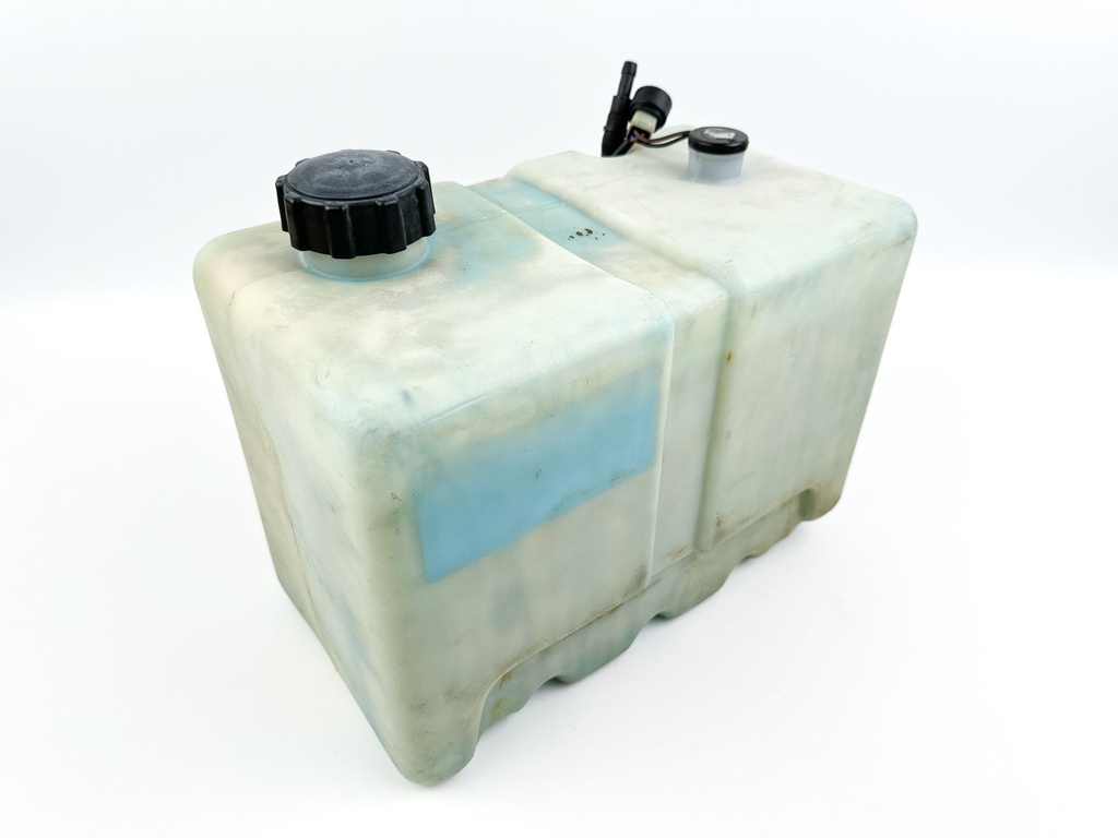 Yamaha Outboard Remote 2 Stroke Remote Oil Tank Assembly With Pump 2.8