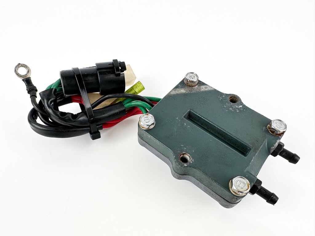 2001 Yamaha 200 HP 2 Stroke Outboard Rectifier & Regulator 67H-81960-00-00 OEM